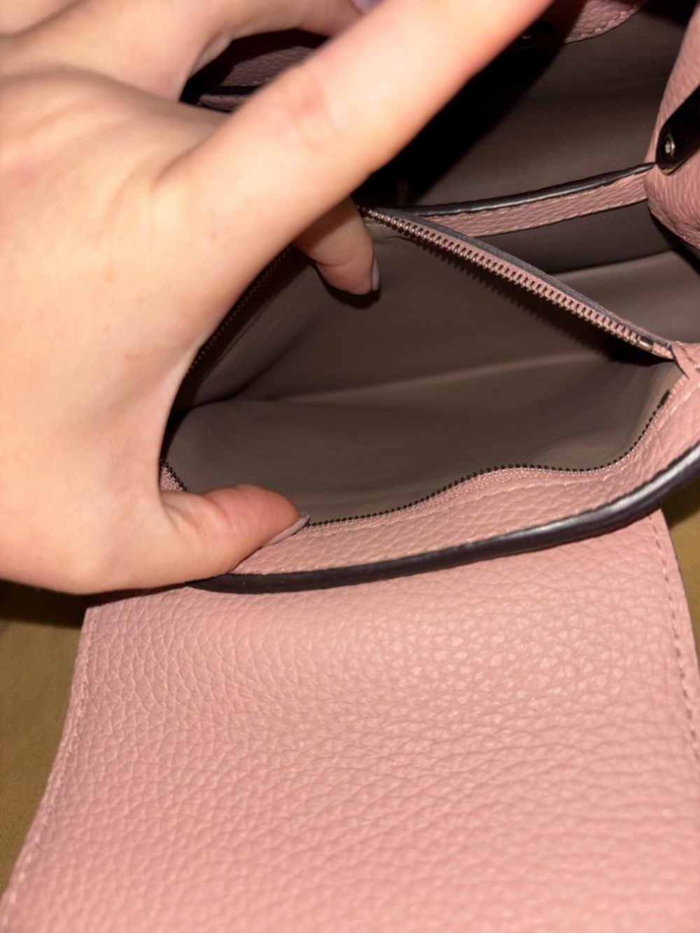 Pink LV Louis Vuitton Capucines BB - Picture 13 of 16